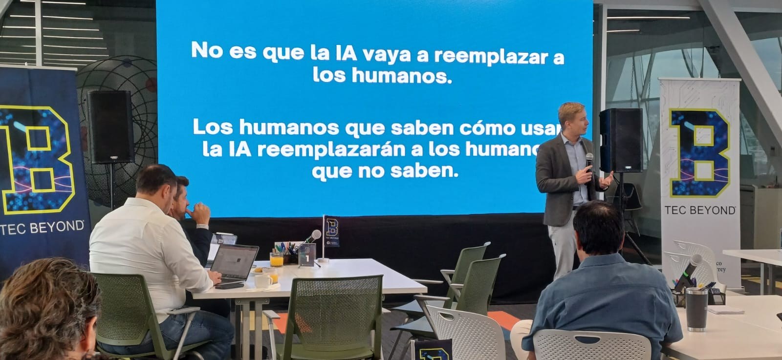Talleres y educación ejecutiva